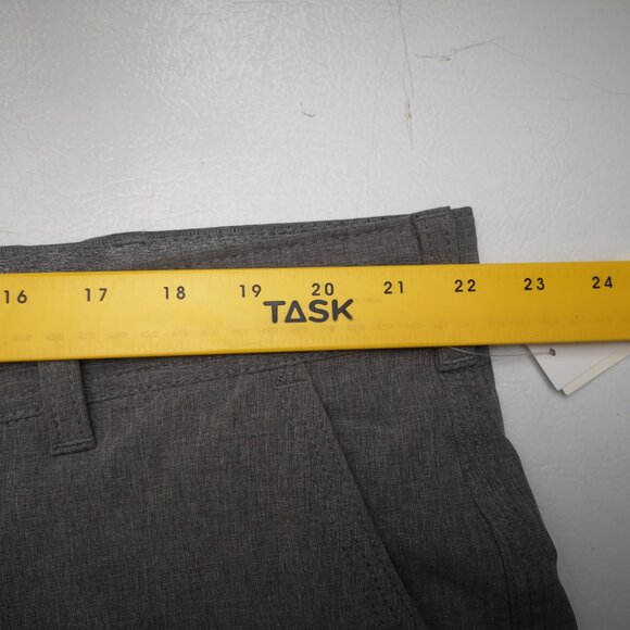 NWT Izod Men's Size 42 Grey 4 Way Stretch UPF50 Quick Dry Classic Fit Shorts - Picture 13 of 15